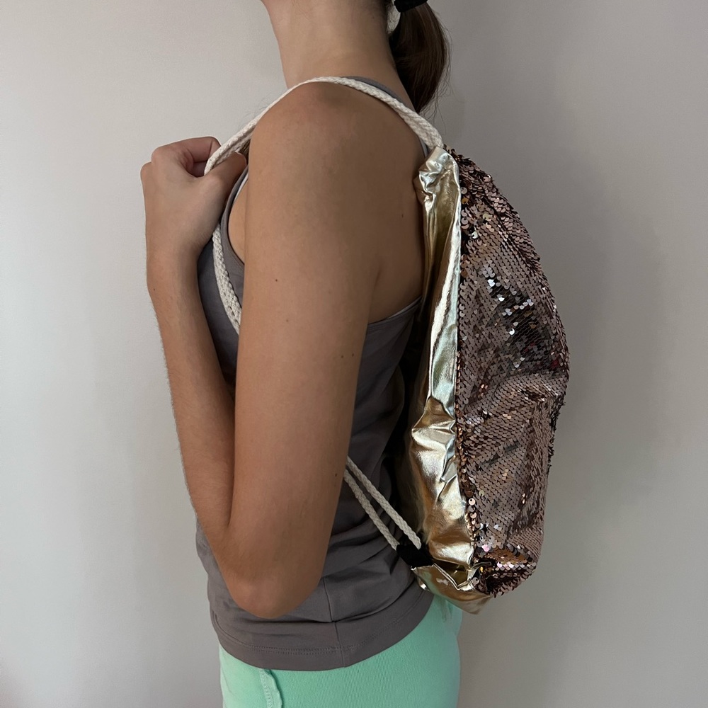 Sparkly backpack 🎒 - Picture 2 of 9